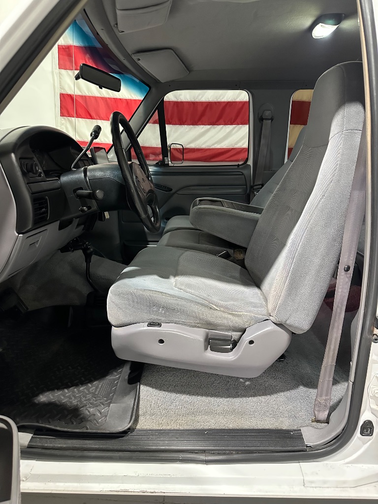 1997 Ford F-350 XL - Photo 6