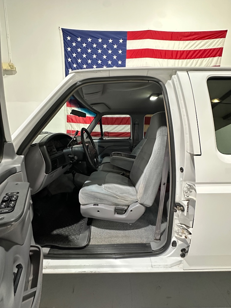 1997 Ford F-350 XL - Photo 11