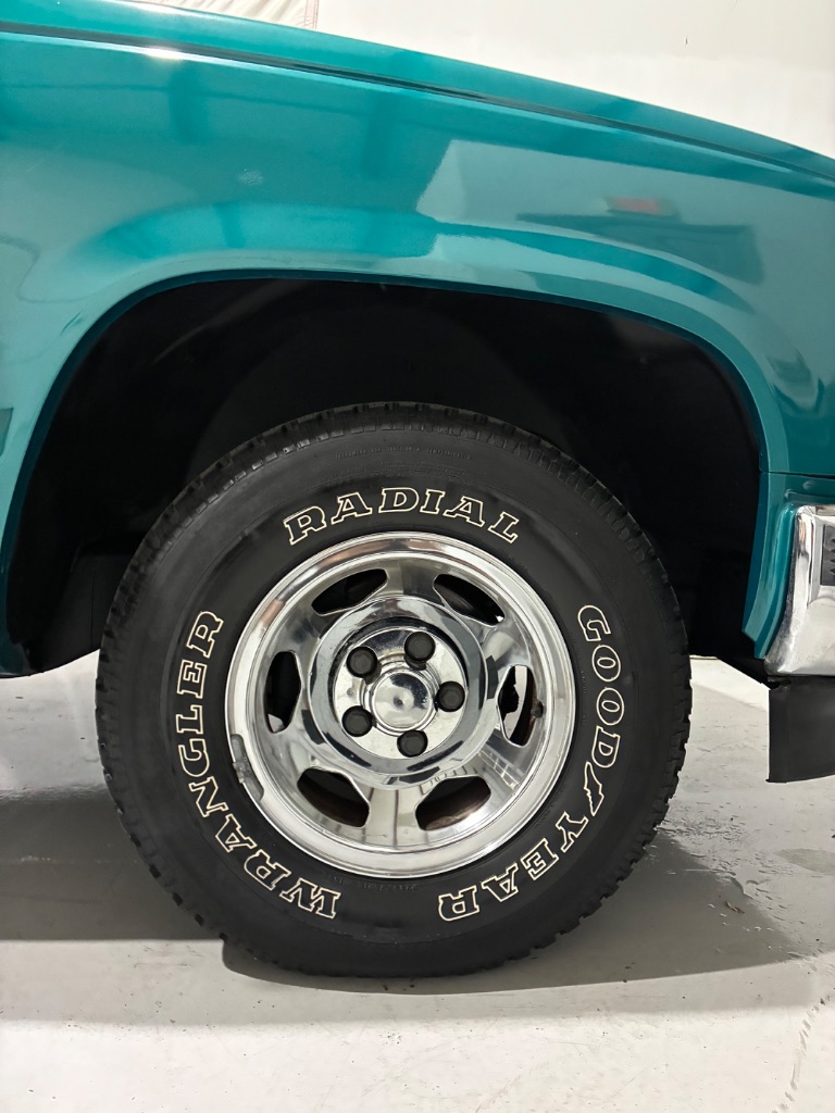 1994 Chevrolet GMT400 - Photo 12